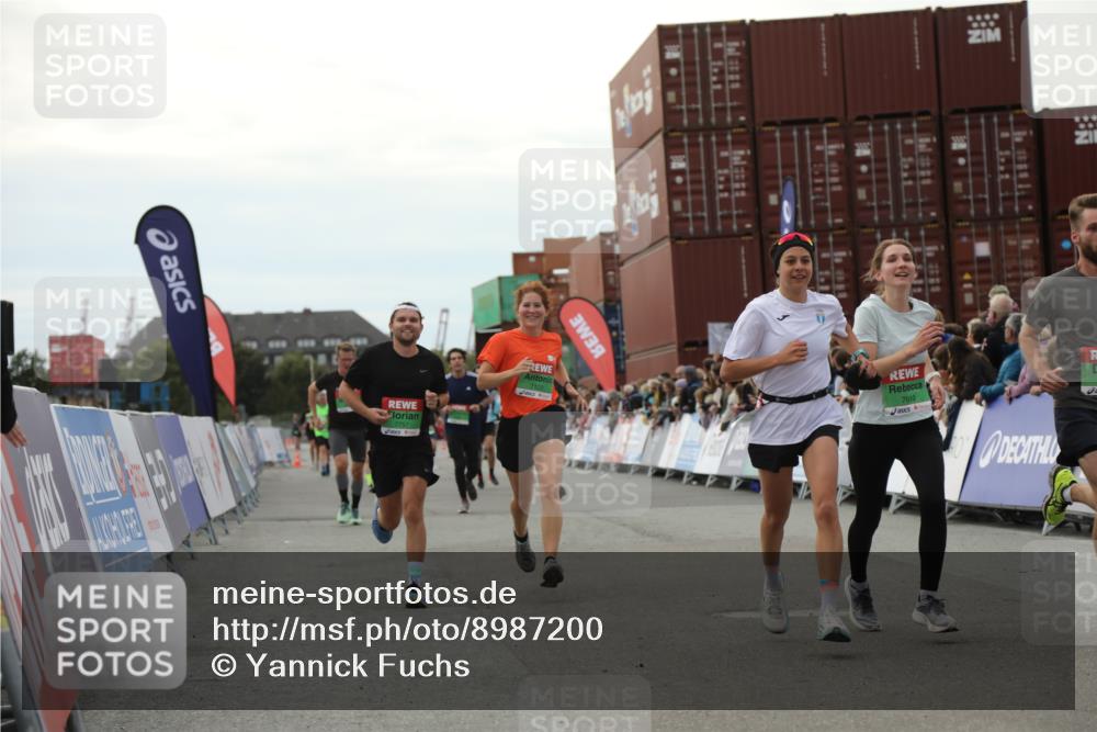 03.10.2025 - Köhlbrandbrückenlauf Yannick Fuchs http://msf.ph/oto/8987200 03.10.2025 16:11:57 Ziel 7122, 7463, 7566, 7613, 7757, 7961, 8005, 8096, 8110, 8259, 8569, 8954, 9159, 9244 meine-sportfotos.de