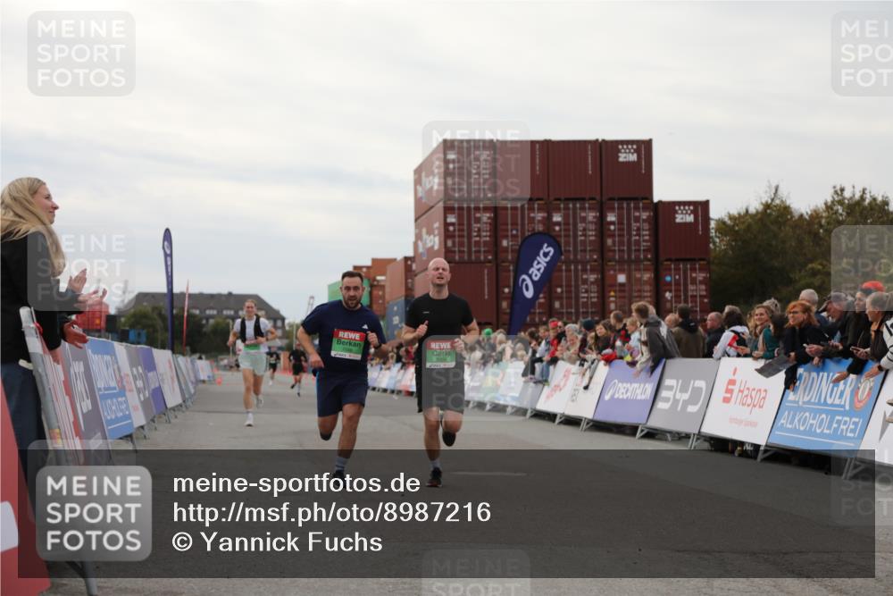 03.10.2025 - Köhlbrandbrückenlauf Yannick Fuchs http://msf.ph/oto/8987216 03.10.2025 15:59:37 Ziel 7025, 7048, 7059, 7187, 7193, 7225 meine-sportfotos.de