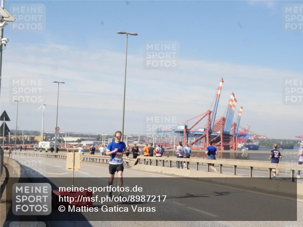 03.10.2025 - Köhlbrandbrückenlauf Matties Gatica Varas http://msf.ph/oto/8987217 03.10.2025 12:28:39 Position 2  meine-sportfotos.de