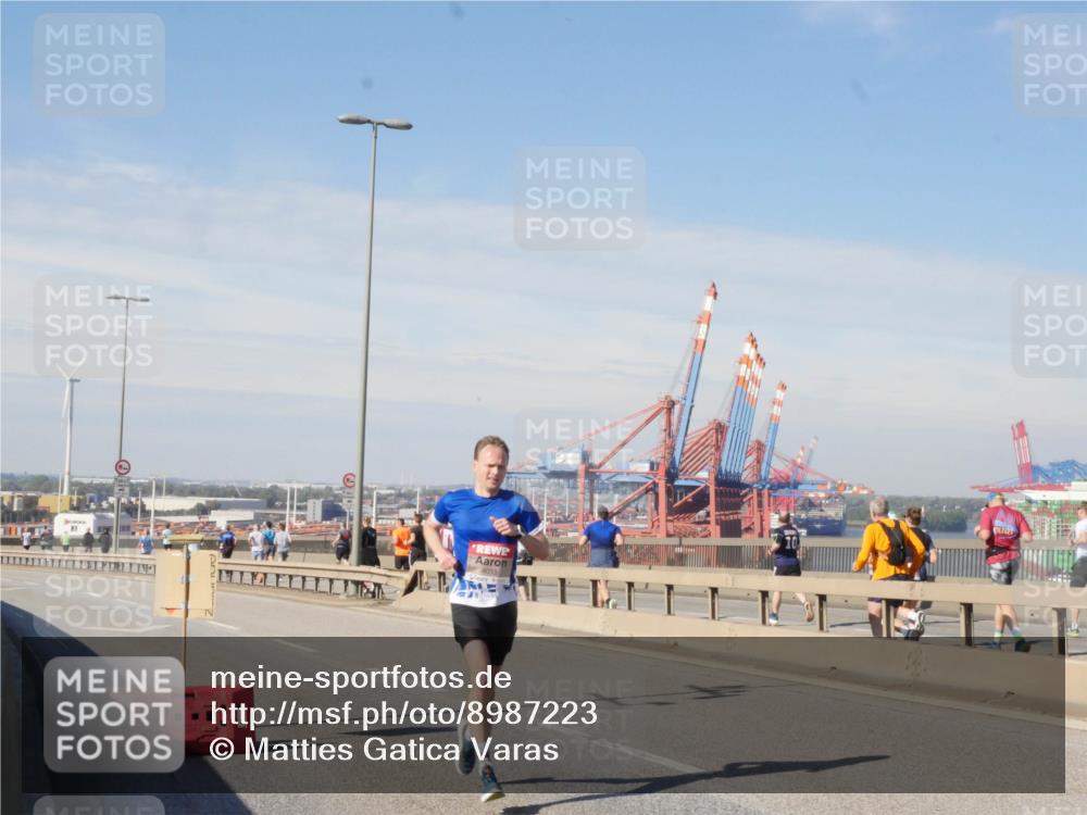 03.10.2025 - Köhlbrandbrückenlauf Matties Gatica Varas http://msf.ph/oto/8987223 03.10.2025 12:28:40 Position 2  meine-sportfotos.de