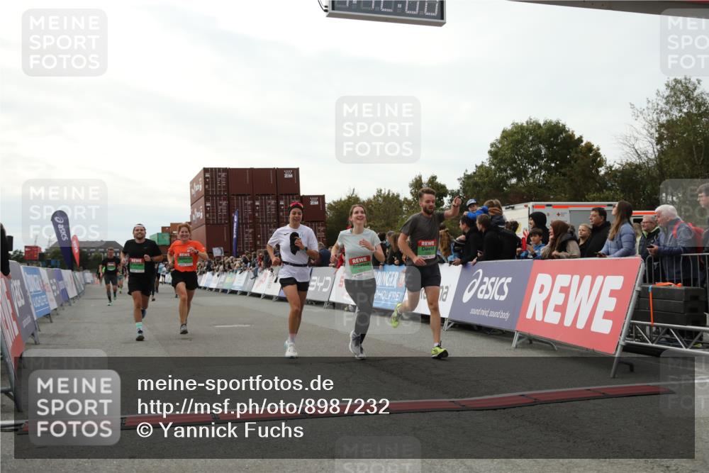 03.10.2025 - Köhlbrandbrückenlauf Yannick Fuchs http://msf.ph/oto/8987232 03.10.2025 16:11:58 Ziel 7122, 7463, 7566, 7613, 7757, 7961, 8005, 8096, 8110, 8259, 8569, 8954, 9159, 9244, 9399 meine-sportfotos.de