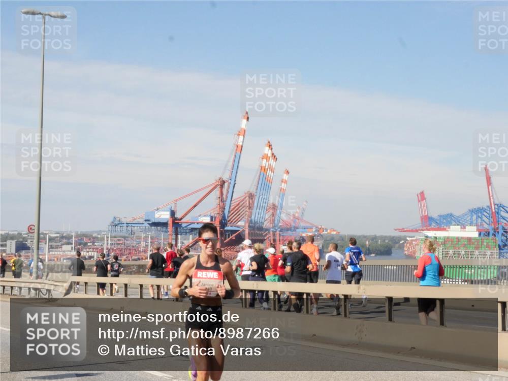 03.10.2025 - Köhlbrandbrückenlauf Matties Gatica Varas http://msf.ph/oto/8987266 03.10.2025 12:28:53 Position 2  meine-sportfotos.de