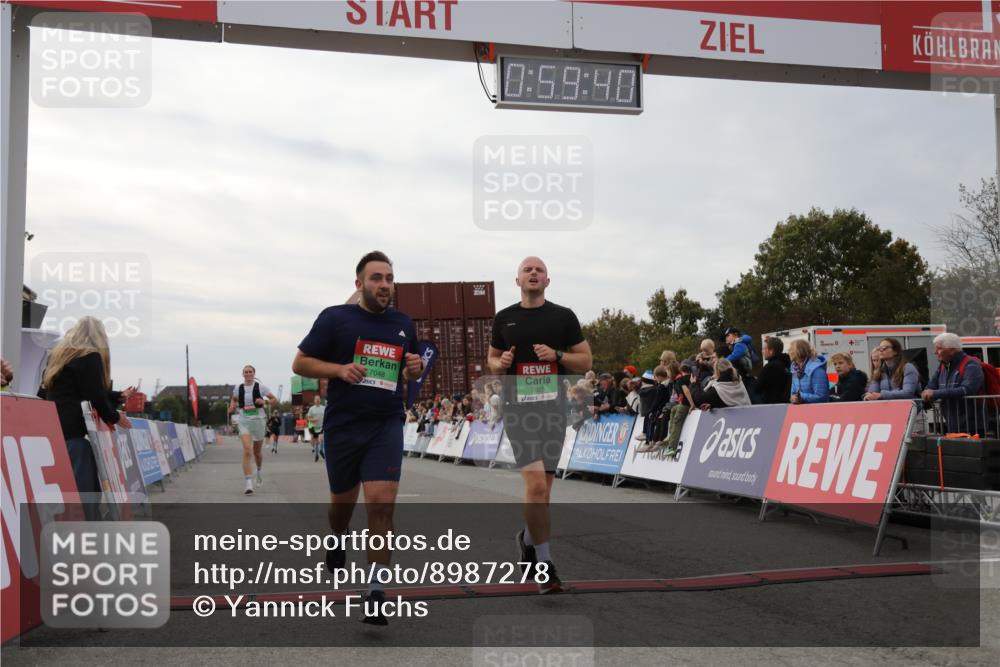 03.10.2025 - Köhlbrandbrückenlauf Yannick Fuchs http://msf.ph/oto/8987278 03.10.2025 15:59:39 Ziel 7025, 7048, 7187, 7193, 7225, 9113 meine-sportfotos.de