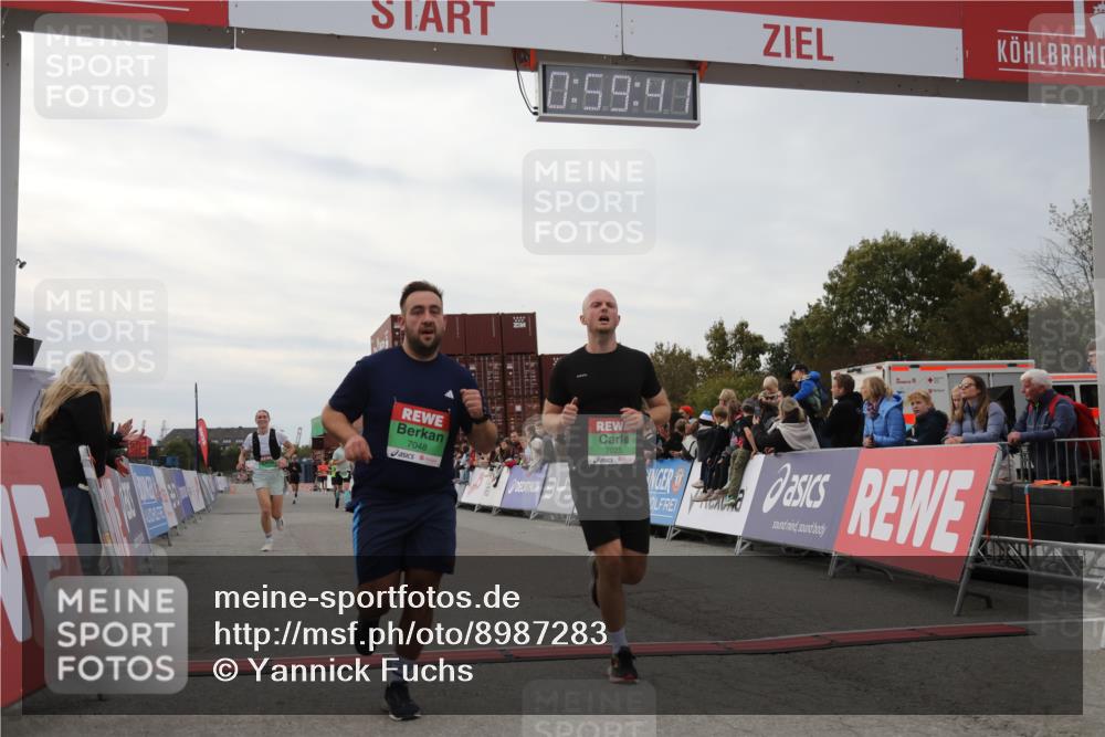 03.10.2025 - Köhlbrandbrückenlauf Yannick Fuchs http://msf.ph/oto/8987283 03.10.2025 15:59:39 Ziel 7025, 7048, 7187, 7193, 7225, 9113 meine-sportfotos.de
