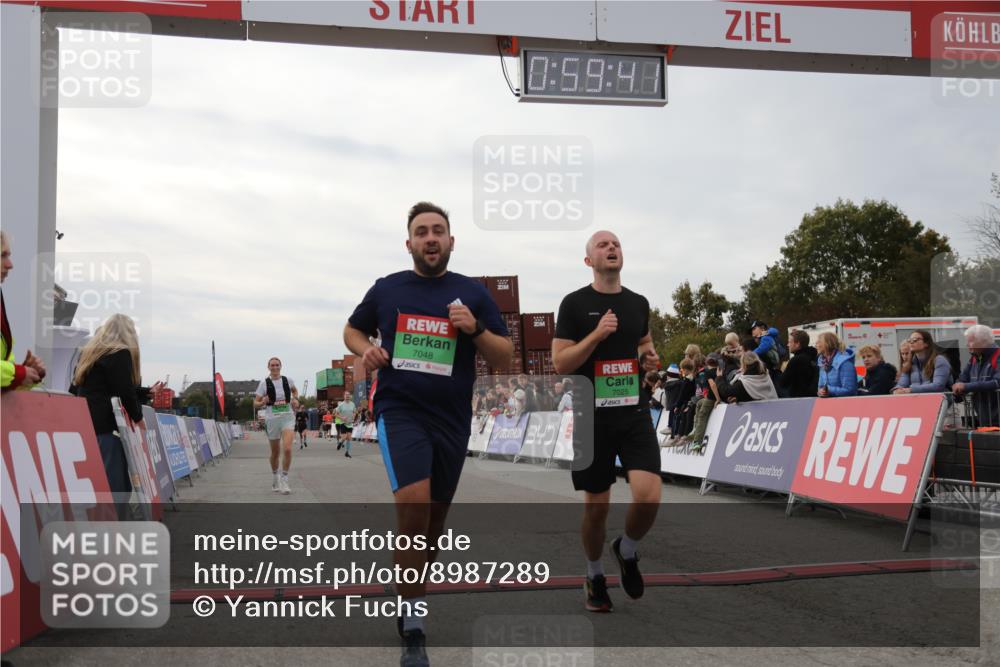 03.10.2025 - Köhlbrandbrückenlauf Yannick Fuchs http://msf.ph/oto/8987289 03.10.2025 15:59:39 Ziel 7025, 7048, 7187, 7193, 7225, 9113 meine-sportfotos.de