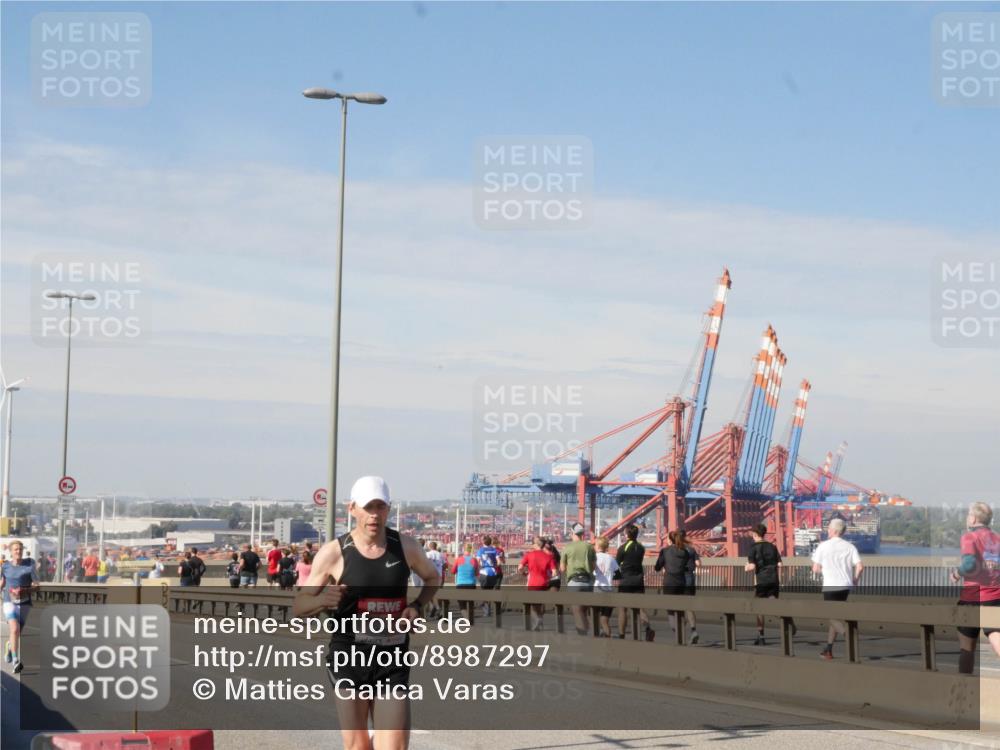 03.10.2025 - Köhlbrandbrückenlauf Matties Gatica Varas http://msf.ph/oto/8987297 03.10.2025 12:29:00 Position 2 4027 meine-sportfotos.de