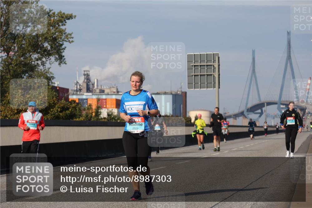 03.10.2025 - Köhlbrandbrückenlauf Luisa Fischer http://msf.ph/oto/8987303 03.10.2025 11:22:41 Position 3 2520 meine-sportfotos.de