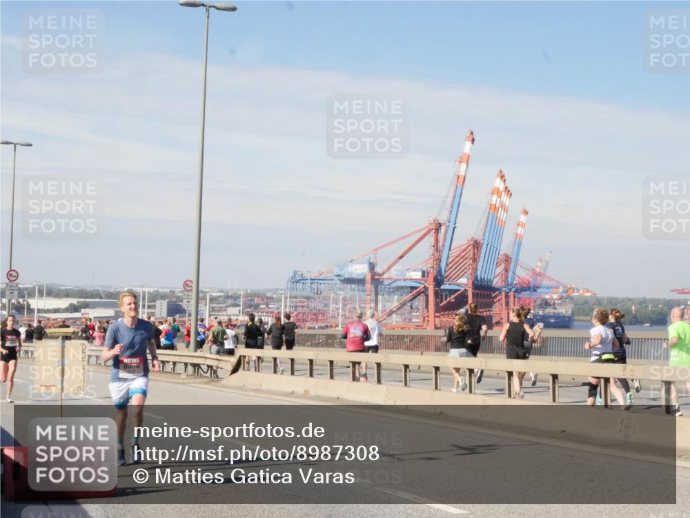 03.10.2025 - Köhlbrandbrückenlauf Matties Gatica Varas http://msf.ph/oto/8987308 03.10.2025 12:29:03 Position 2  meine-sportfotos.de