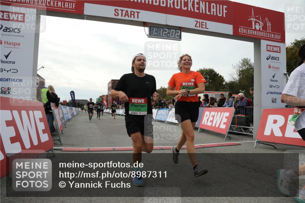 03.10.2025 - Köhlbrandbrückenlauf Yannick Fuchs http://msf.ph/oto/8987311 03.10.2025 16:12:00 Ziel 7122, 7463, 7566, 7613, 7757, 8096, 8110, 8259, 8569, 9159, 9399 meine-sportfotos.de