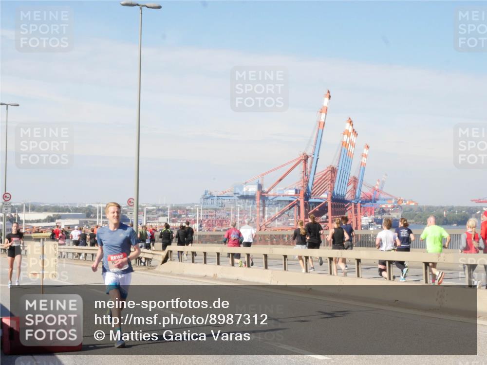 03.10.2025 - Köhlbrandbrückenlauf Matties Gatica Varas http://msf.ph/oto/8987312 03.10.2025 12:29:04 Position 2  meine-sportfotos.de