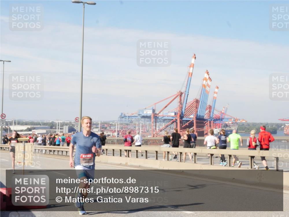 03.10.2025 - Köhlbrandbrückenlauf Matties Gatica Varas http://msf.ph/oto/8987315 03.10.2025 12:29:04 Position 2  meine-sportfotos.de