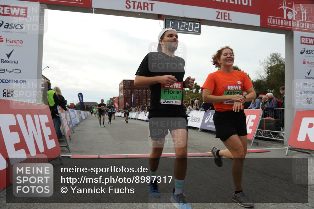 03.10.2025 - Köhlbrandbrückenlauf Yannick Fuchs http://msf.ph/oto/8987317 03.10.2025 16:12:00 Ziel 7122, 7463, 7566, 7613, 7757, 8096, 8110, 8259, 8569, 9159, 9399 meine-sportfotos.de