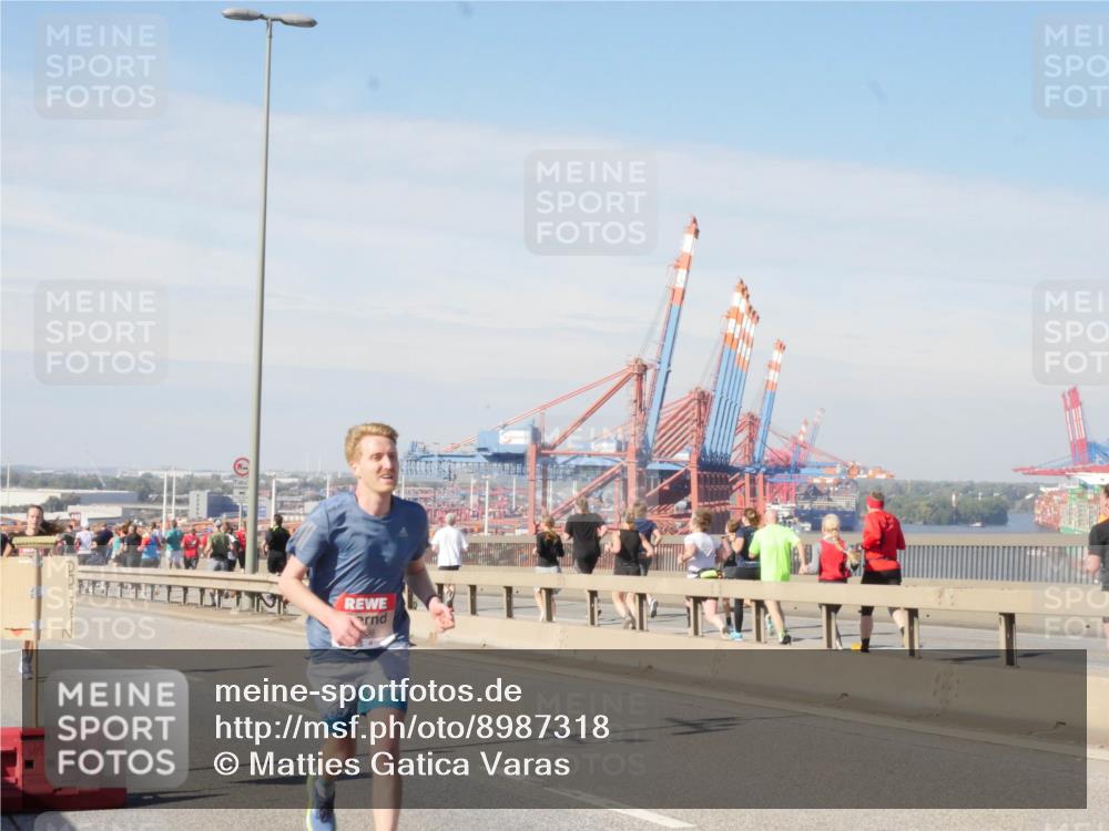 03.10.2025 - Köhlbrandbrückenlauf Matties Gatica Varas http://msf.ph/oto/8987318 03.10.2025 12:29:05 Position 2  meine-sportfotos.de