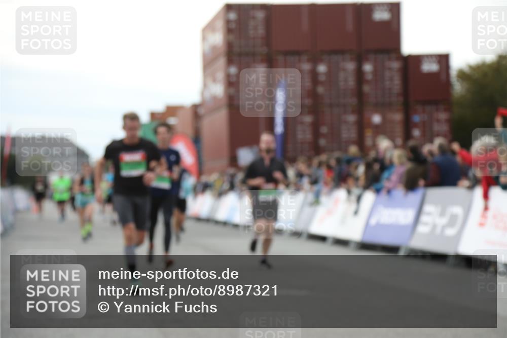03.10.2025 - Köhlbrandbrückenlauf Yannick Fuchs http://msf.ph/oto/8987321 03.10.2025 16:12:01 Ziel 7122, 7463, 7566, 7613, 7757, 8110, 8259, 8569, 9159, 9399 meine-sportfotos.de