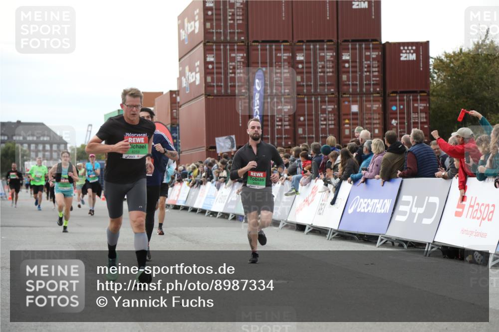 03.10.2025 - Köhlbrandbrückenlauf Yannick Fuchs http://msf.ph/oto/8987334 03.10.2025 16:12:01 Ziel 7122, 7463, 7566, 7613, 7757, 8110, 8259, 8569, 9159, 9399 meine-sportfotos.de