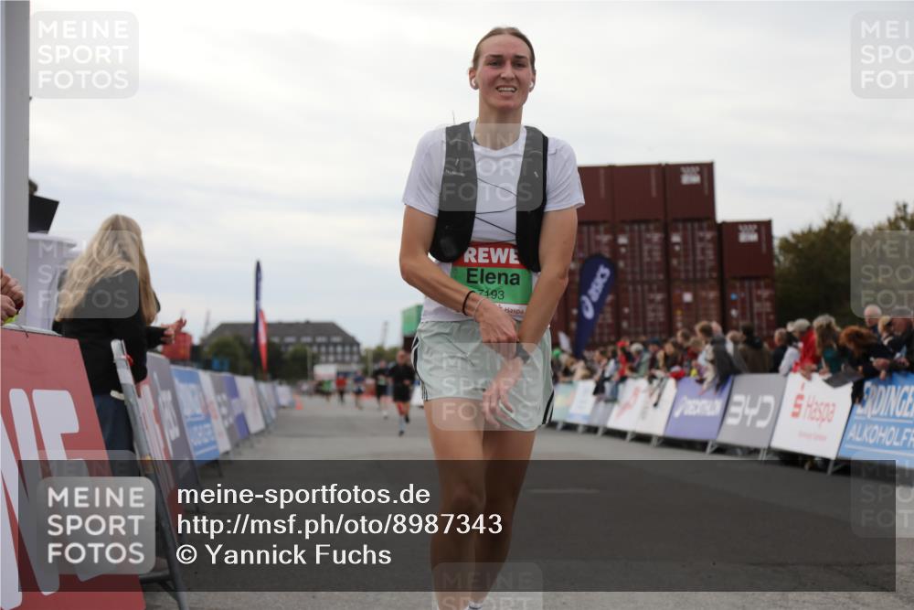 03.10.2025 - Köhlbrandbrückenlauf Yannick Fuchs http://msf.ph/oto/8987343 03.10.2025 15:59:41 Ziel 7025, 7048, 7193, 7225, 7450, 9101, 9113 meine-sportfotos.de