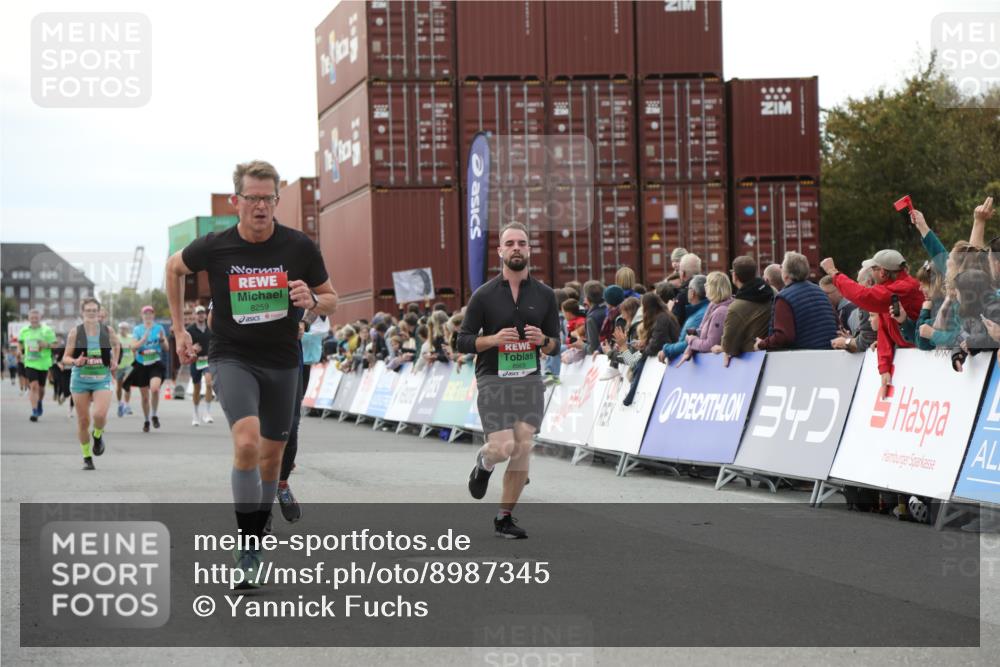 03.10.2025 - Köhlbrandbrückenlauf Yannick Fuchs http://msf.ph/oto/8987345 03.10.2025 16:12:01 Ziel 7122, 7463, 7566, 7613, 7757, 8110, 8259, 8569, 9159, 9399 meine-sportfotos.de