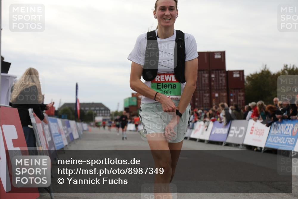 03.10.2025 - Köhlbrandbrückenlauf Yannick Fuchs http://msf.ph/oto/8987349 03.10.2025 15:59:42 Ziel 7025, 7048, 7193, 7225, 7450, 9101, 9113 meine-sportfotos.de