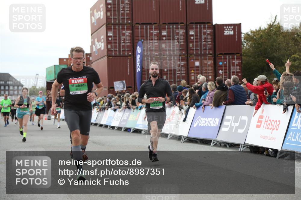 03.10.2025 - Köhlbrandbrückenlauf Yannick Fuchs http://msf.ph/oto/8987351 03.10.2025 16:12:02 Ziel 7122, 7463, 7468, 7566, 7613, 7757, 8110, 8259, 8569, 8939, 8951, 9159, 9399 meine-sportfotos.de