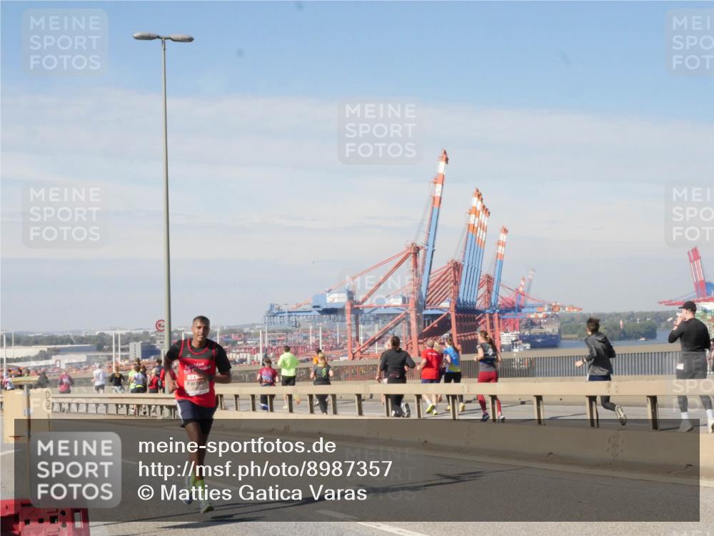 03.10.2025 - Köhlbrandbrückenlauf Matties Gatica Varas http://msf.ph/oto/8987357 03.10.2025 12:29:13 Position 2  meine-sportfotos.de