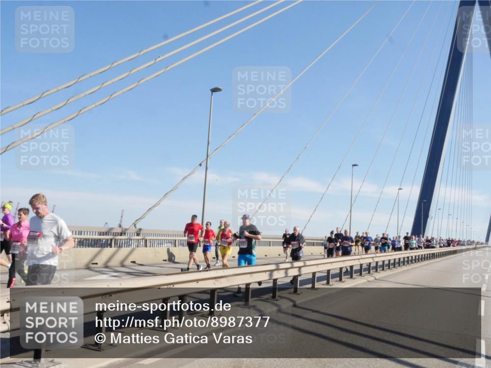 03.10.2025 - Köhlbrandbrückenlauf Matties Gatica Varas http://msf.ph/oto/8987377 03.10.2025 12:29:25 Position 2  meine-sportfotos.de