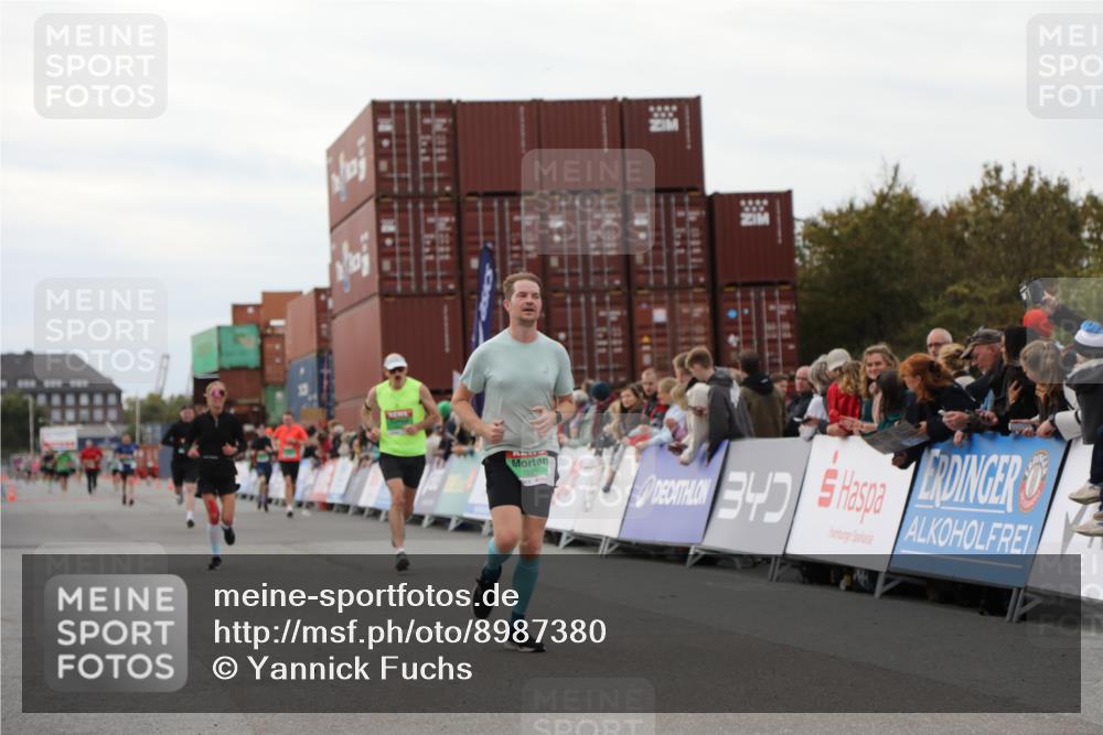 03.10.2025 - Köhlbrandbrückenlauf Yannick Fuchs http://msf.ph/oto/8987380 03.10.2025 15:59:43 Ziel 7193, 7225, 7450, 9101, 9113 meine-sportfotos.de
