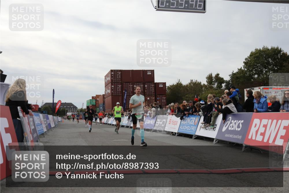 03.10.2025 - Köhlbrandbrückenlauf Yannick Fuchs http://msf.ph/oto/8987393 03.10.2025 15:59:44 Ziel 7185, 7193, 7225, 7450, 9101, 9113 meine-sportfotos.de