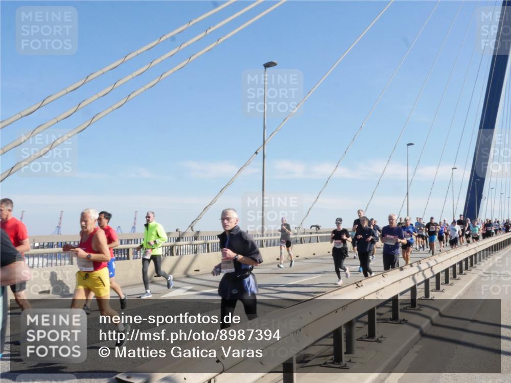 03.10.2025 - Köhlbrandbrückenlauf Matties Gatica Varas http://msf.ph/oto/8987394 03.10.2025 12:29:27 Position 2  meine-sportfotos.de