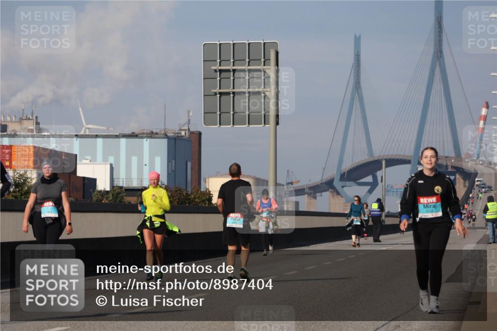 03.10.2025 - Köhlbrandbrückenlauf Luisa Fischer http://msf.ph/oto/8987404 03.10.2025 11:22:47 Position 3 3103 meine-sportfotos.de