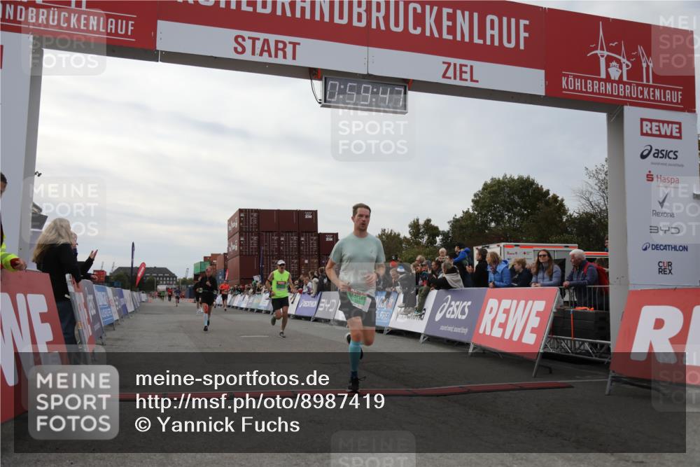 03.10.2025 - Köhlbrandbrückenlauf Yannick Fuchs http://msf.ph/oto/8987419 03.10.2025 15:59:45 Ziel 7165, 7185, 7193, 7225, 7450, 9101, 9113 meine-sportfotos.de