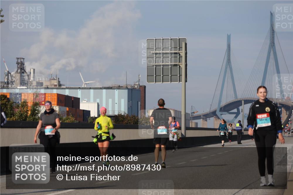 03.10.2025 - Köhlbrandbrückenlauf Luisa Fischer http://msf.ph/oto/8987430 03.10.2025 11:22:49 Position 3 3109 meine-sportfotos.de