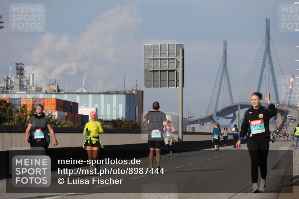 03.10.2025 - Köhlbrandbrückenlauf Luisa Fischer http://msf.ph/oto/8987444 03.10.2025 11:22:49 Position 3 3108 meine-sportfotos.de