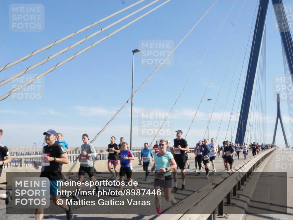 03.10.2025 - Köhlbrandbrückenlauf Matties Gatica Varas http://msf.ph/oto/8987446 03.10.2025 12:29:34 Position 2  meine-sportfotos.de