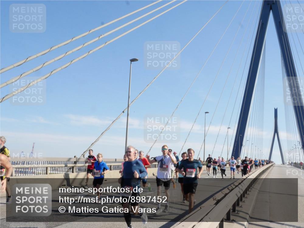 03.10.2025 - Köhlbrandbrückenlauf Matties Gatica Varas http://msf.ph/oto/8987452 03.10.2025 12:29:37 Position 2  meine-sportfotos.de