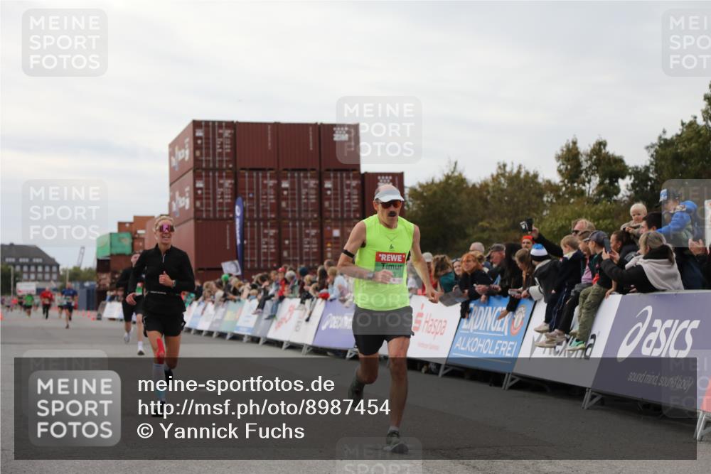 03.10.2025 - Köhlbrandbrückenlauf Yannick Fuchs http://msf.ph/oto/8987454 03.10.2025 15:59:46 Ziel 7165, 7185, 7225, 7450, 9101, 9113 meine-sportfotos.de