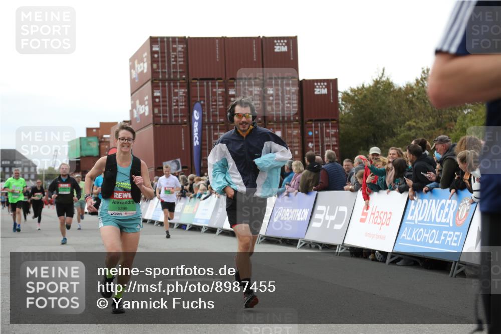 03.10.2025 - Köhlbrandbrückenlauf Yannick Fuchs http://msf.ph/oto/8987455 03.10.2025 16:12:05 Ziel 7404, 7463, 7468, 7825, 8088, 8259, 8569, 8939, 8951, 9159, 9399 meine-sportfotos.de