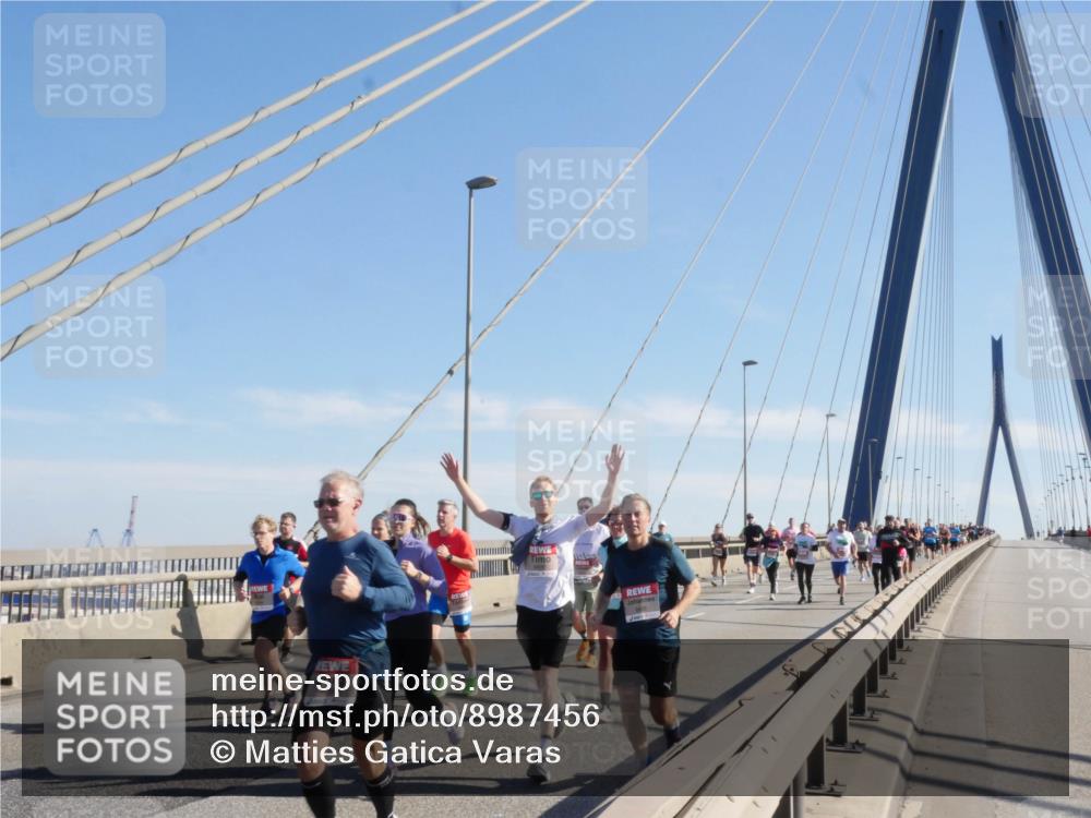 03.10.2025 - Köhlbrandbrückenlauf Matties Gatica Varas http://msf.ph/oto/8987456 03.10.2025 12:29:37 Position 2  meine-sportfotos.de