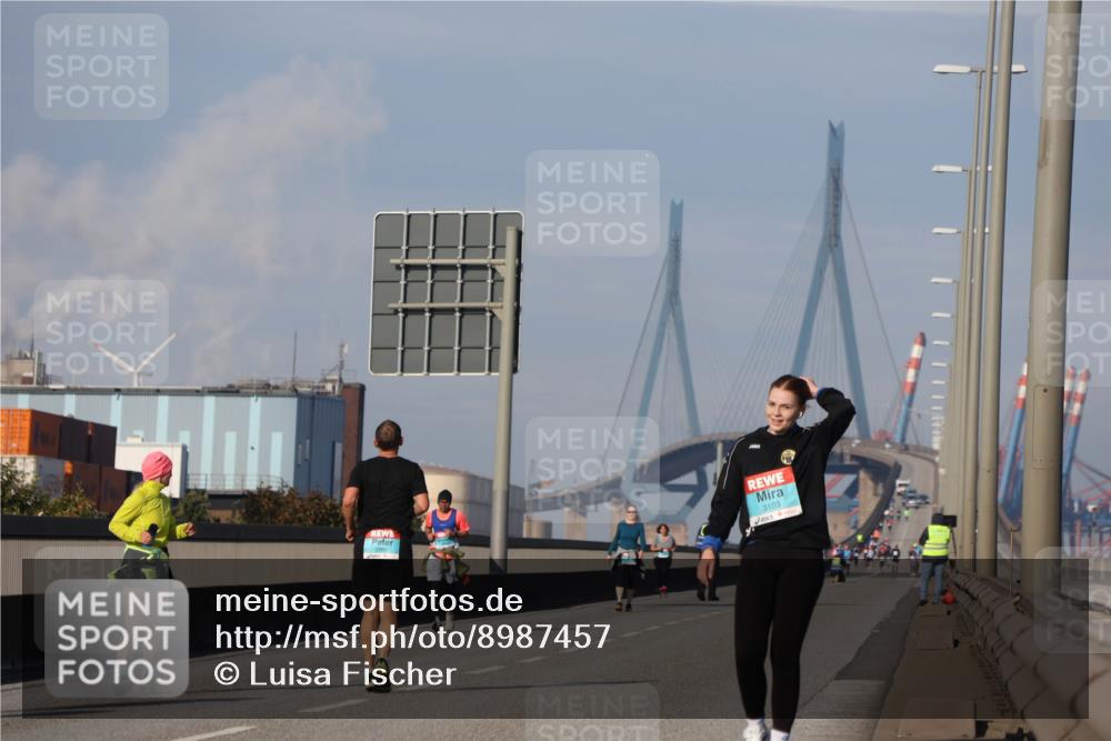 03.10.2025 - Köhlbrandbrückenlauf Luisa Fischer http://msf.ph/oto/8987457 03.10.2025 11:22:50 Position 3 12 meine-sportfotos.de