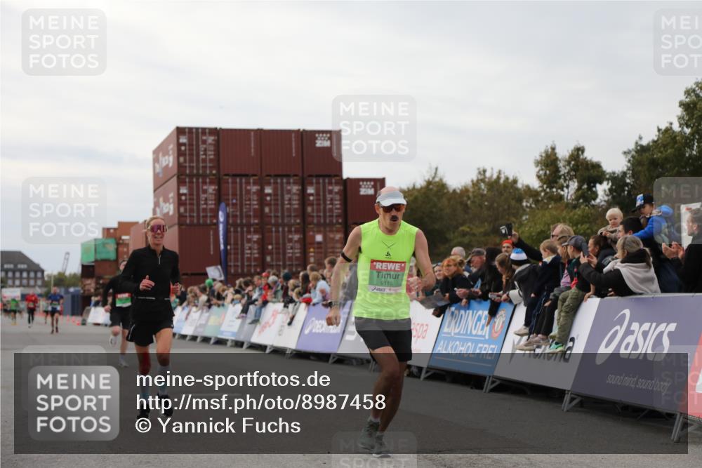 03.10.2025 - Köhlbrandbrückenlauf Yannick Fuchs http://msf.ph/oto/8987458 03.10.2025 15:59:47 Ziel 7165, 7185, 7225, 7450, 9101, 9113 meine-sportfotos.de