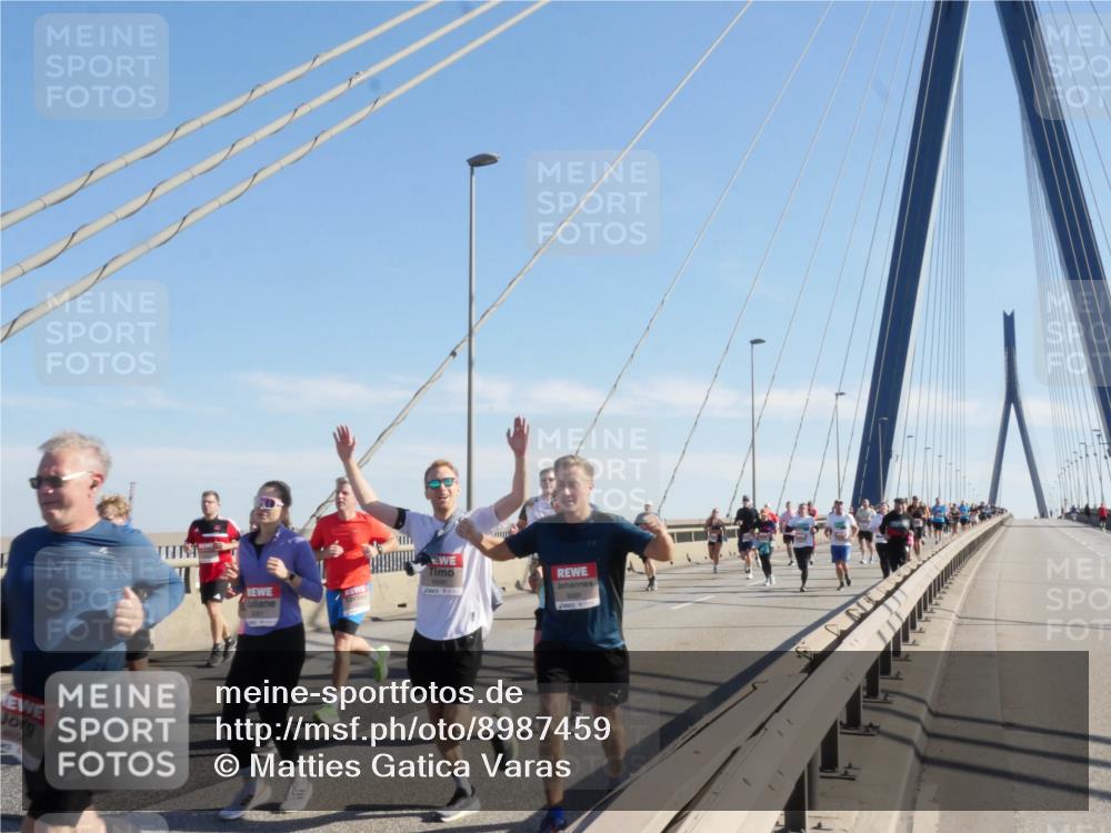03.10.2025 - Köhlbrandbrückenlauf Matties Gatica Varas http://msf.ph/oto/8987459 03.10.2025 12:29:38 Position 2 6690 meine-sportfotos.de