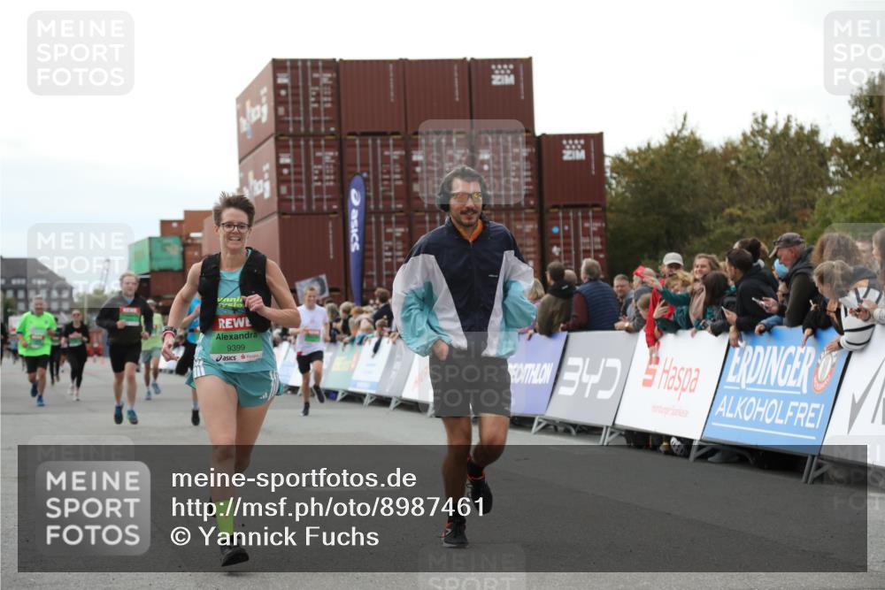 03.10.2025 - Köhlbrandbrückenlauf Yannick Fuchs http://msf.ph/oto/8987461 03.10.2025 16:12:06 Ziel 7404, 7463, 7468, 7825, 8088, 8259, 8569, 8939, 8951, 9159, 9399 meine-sportfotos.de