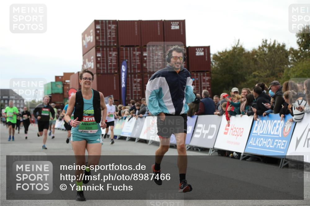 03.10.2025 - Köhlbrandbrückenlauf Yannick Fuchs http://msf.ph/oto/8987466 03.10.2025 16:12:06 Ziel 7404, 7463, 7468, 7825, 8088, 8259, 8569, 8939, 8951, 9159, 9399 meine-sportfotos.de