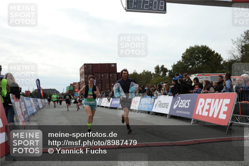 03.10.2025 - Köhlbrandbrückenlauf Yannick Fuchs http://msf.ph/oto/8987479 03.10.2025 16:12:06 Ziel 7404, 7463, 7468, 7825, 8088, 8259, 8569, 8939, 8951, 9159, 9399 meine-sportfotos.de