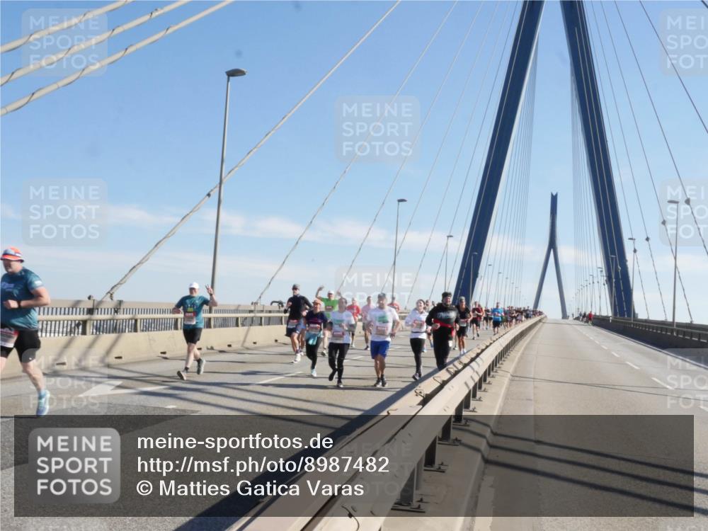 03.10.2025 - Köhlbrandbrückenlauf Matties Gatica Varas http://msf.ph/oto/8987482 03.10.2025 12:29:41 Position 2  meine-sportfotos.de