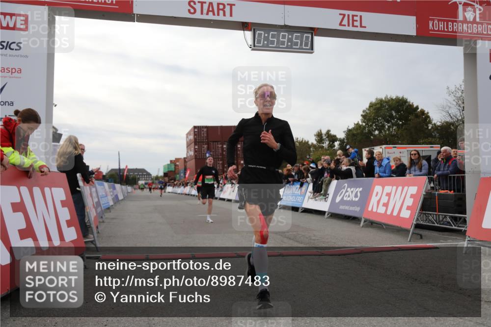 03.10.2025 - Köhlbrandbrückenlauf Yannick Fuchs http://msf.ph/oto/8987483 03.10.2025 15:59:48 Ziel 7165, 7185, 7225, 7269, 7450, 9101, 9113 meine-sportfotos.de