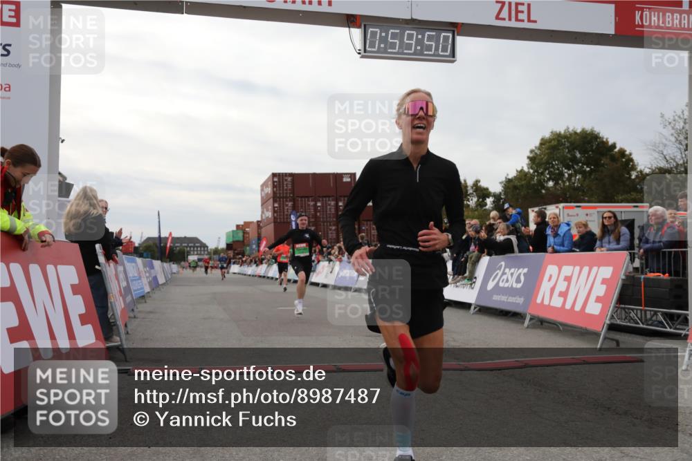 03.10.2025 - Köhlbrandbrückenlauf Yannick Fuchs http://msf.ph/oto/8987487 03.10.2025 15:59:48 Ziel 7165, 7185, 7225, 7269, 7450, 9101, 9113 meine-sportfotos.de