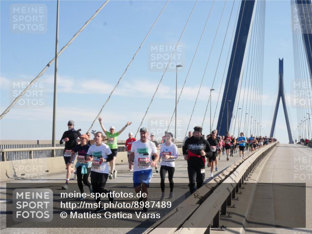 03.10.2025 - Köhlbrandbrückenlauf Matties Gatica Varas http://msf.ph/oto/8987489 03.10.2025 12:29:42 Position 2  meine-sportfotos.de