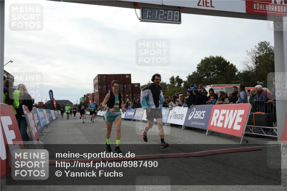 03.10.2025 - Köhlbrandbrückenlauf Yannick Fuchs http://msf.ph/oto/8987490 03.10.2025 16:12:06 Ziel 7404, 7463, 7468, 7825, 8088, 8259, 8569, 8939, 8951, 9159, 9399 meine-sportfotos.de