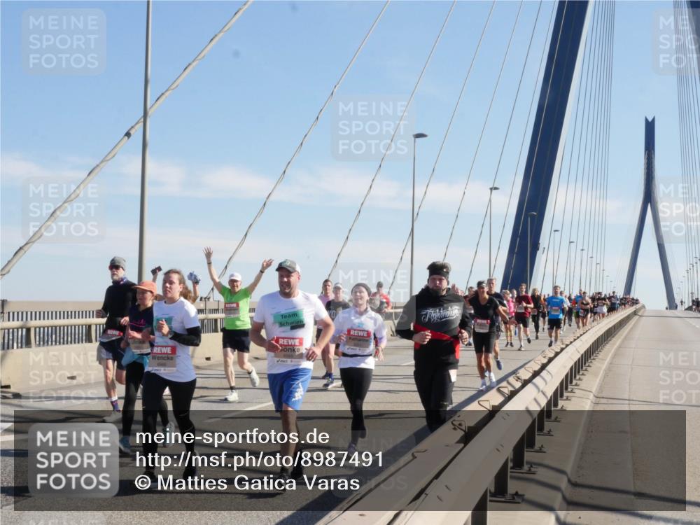 03.10.2025 - Köhlbrandbrückenlauf Matties Gatica Varas http://msf.ph/oto/8987491 03.10.2025 12:29:42 Position 2  meine-sportfotos.de