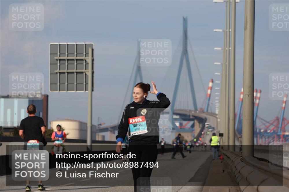 03.10.2025 - Köhlbrandbrückenlauf Luisa Fischer http://msf.ph/oto/8987494 03.10.2025 11:22:53 Position 3 3103 meine-sportfotos.de